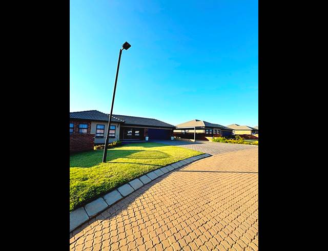 3 BEDROOM FREESTANDING FOR SALE IN DIE HEUWEL EXT 4